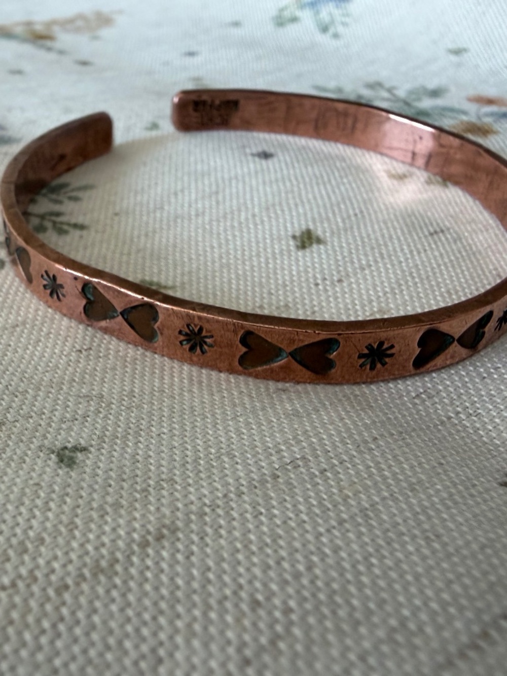 EUC Vintage Women’s Solid Copper Metal-Stamped Cuff Bracelet Open Bangle Design